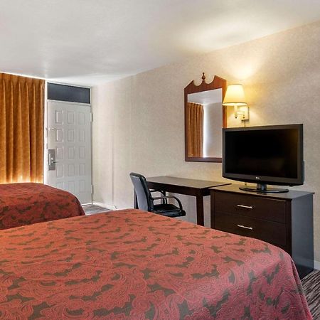 Rodeway Inn Clearwater-Largo Екстер'єр фото