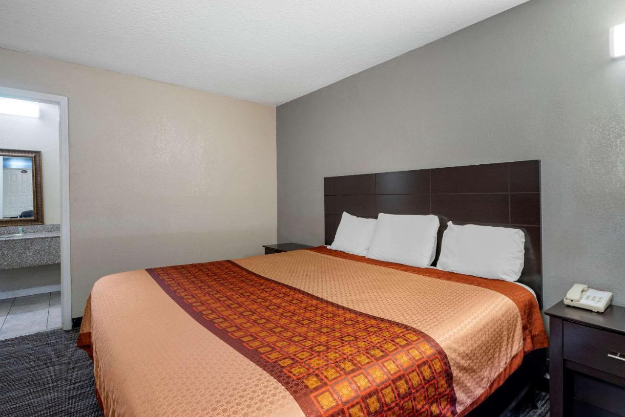 Rodeway Inn Clearwater-Largo Екстер'єр фото