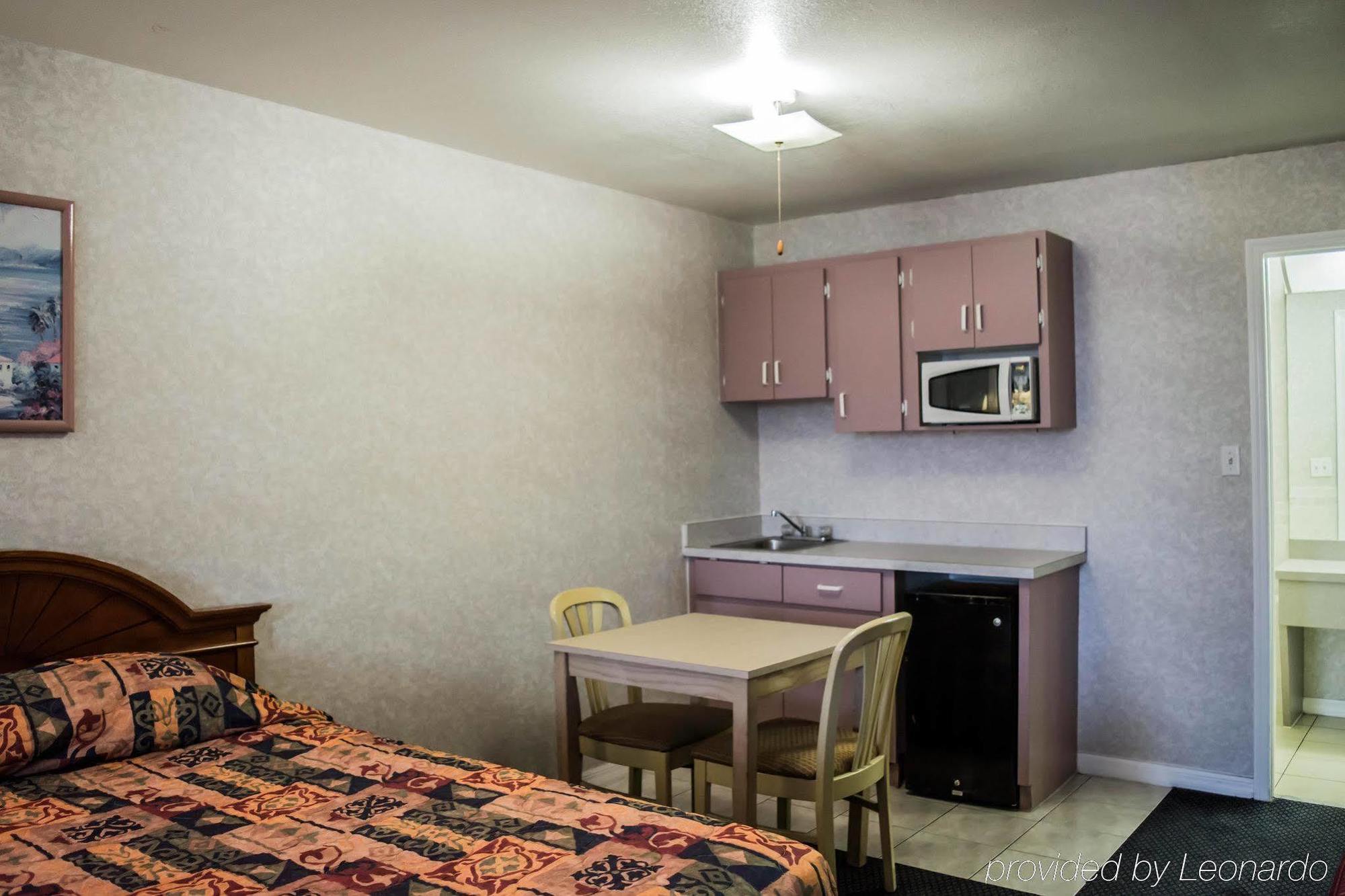 Rodeway Inn Clearwater-Largo Екстер'єр фото
